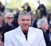 Mosimann a annoncé qu'il ne se produirait finalement pas au Delta Festival, où 30 000 spectateurs étaient attendus
.
Mosimann à la montée des marches du film "Karma" lors du 79ème Festival International du Film de Cannes.

© Jacovides-Moreau / Bestimage