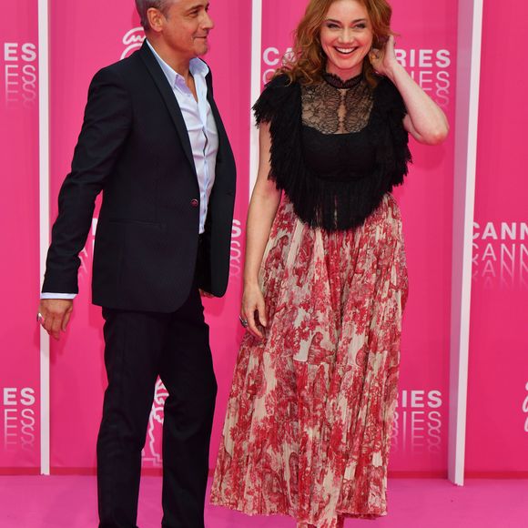 car un épisode spécial de 90 minutes est en préparation.

Jean-Michel Tinivelli et Marine Delterme de la série Alice Nevers au photocall du deuxième jour de la 2ème édition du "Canneseries" au palais des Festivals à Cannes, France, le 6 avril 2019. © Bruno Bébert/Bestimage
