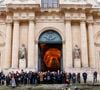 Paris Match rapporte qu'il y a eu quelques couacs pendant la cérémonie

Sortie des obsèques de Catherine Laborde en l’église Saint-Roch à Paris, le 6 février 2025. Décédée le 28 janvier 2025 à l'âge de 73 ans, l'ancienne présentatrice météo de TF1 (1988 - 2017) était atteinte de la maladie neurodégénérative à corps de Lewy. 
© Jacovides - Moreau / Bestimage