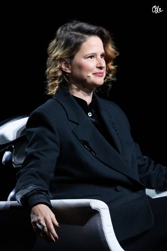Elodie Poux lors de l'enregistrement de l'émission "La chanson secrète N°14", présentée par Nikos Aliagas et diffusée le 26 décembre sur TF1, à Paris le 9 décembre 2025. © Jacovides-Moreau/Bestimage