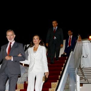 Le roi Felipe VI d'Espagne et la reine Letizia inaugurent le nouvel éclairage du temple d'Hatchepsout à Louxor lors d'une visite d'État de trois jours en Égypte. Le 18 septembre 2025. © Pool / Bestimage
