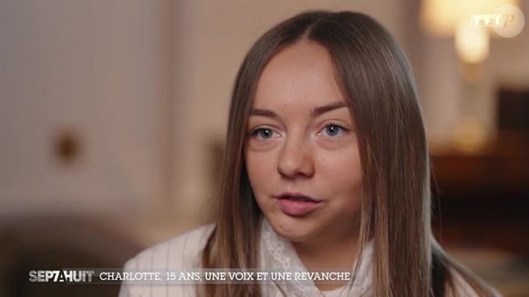 "J’ai reçu beaucoup de messages qui me disaient que j’avais été prise parce que j’ai eu un cancer, que je ne méritais pas d’être là", a confié celle qui a vu la production de "The Voice" mettre en place une modération renforcée sur les réseaux sociaux. 

Charlotte, 15 ans, gagnante de la saison 11 de "The Voice Kids" - Portrait de la semaine de "Sept à Huit" sur TF1 le dimanche 12 avril 2026