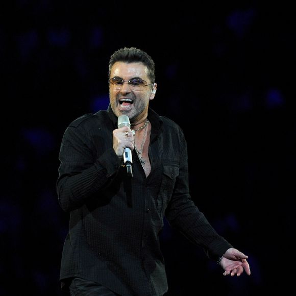 George Michael lors de son concert au Forum de Los Angeles, CA, USA, le 25 juin 2008. Photo Lionel Hahn/Abaca