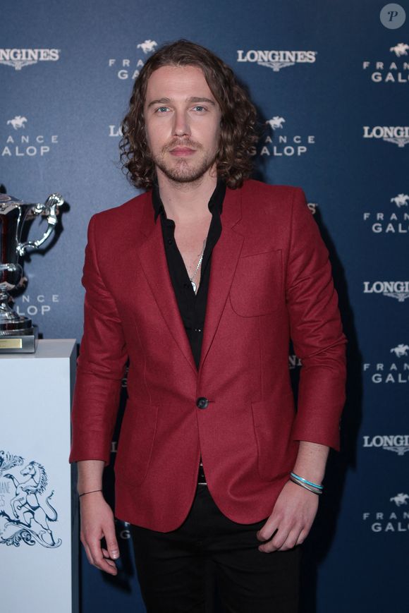 Le chanteur français Julien Doré assiste à l'événement du Prix De Diane Longines qui se tient aux Jardins de Bagatelle, à Paris, en France, le 20 mai 2014. Photo Audrey Poree/Abaca