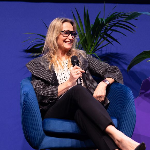 Pour elle, une belle table est essentielle pour partager un moment chaleureux.

Estelle Lefébure, présidente de l'association Spero Mare - Ouverture du World Impact Summit, Le rendez-vous des décideurs publics et privés pour la transition écologique à la Grande Halle de la Villette à Paris le 5 février 2026. © Julien Sarkissian / Bestimage