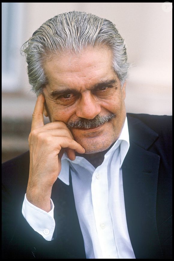 L'acteur a été marié à la comédienne Faten Hamama, avec qui il a eu un fils, prénommé Tarek. Celui qui est aussi acteur, a eu deux enfants : Karim et Omar Sharif Junior. 
Omar Sharif à Deauville en 1986

©BOWEN / BESTIMAGE