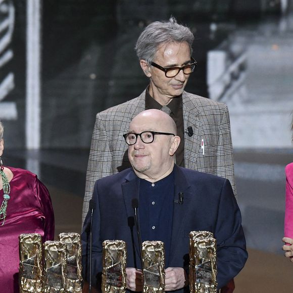 Un César spécial pour la troupe du Splendid, Josiane Balasko, Michel Blanc, Thierry Lhermitte, Marie-Anne Chazel, sur scène lors de la 46ème cérémonie des César à l'Olympia à Paris le 12 mars 202. © Dominique Charriau/ Pool / Bestimage

|Scène - 46ème cérémonie des César à l'Olympia de Paris