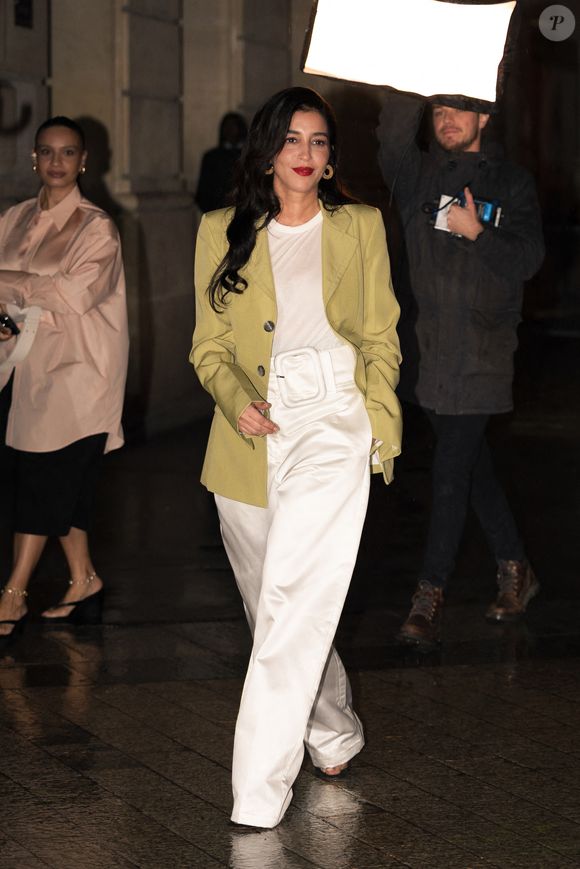 Leïla Bekhti se rend chez le même coiffeur depuis neuf ans.

Leïla Bekhti au défilé AMI "Collection Homme Prêt-à-Porter Automne/Hiver 2026-2027" lors de la Fashion Week de Paris (PFW) le 21 janvier 2026.

© Florian Lavielle / Bestimage