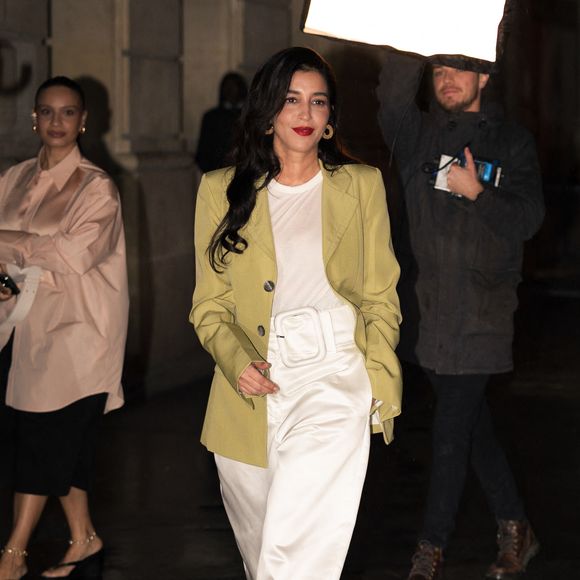 Leïla Bekhti se rend chez le même coiffeur depuis neuf ans.

Leïla Bekhti au défilé AMI "Collection Homme Prêt-à-Porter Automne/Hiver 2026-2027" lors de la Fashion Week de Paris (PFW) le 21 janvier 2026.

© Florian Lavielle / Bestimage