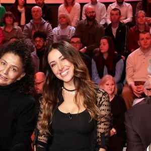 Exclusif - Soraya Meziane, Delphine Wespiser, Gilles Verdez sur le plateau de TBT9 présenté par C.Hanouna, et diffusé en direct sur W9, Paris, France, le 18 février 2026. © Jack Tribeca / Bestimage