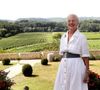 Ses parents la reine Margrethe II de Danemark et le prince Henrik y ont acheté un domaine viticole en 1974 sur lequel trône fièrement le château de Cayx

Rendez-vous avec la reine Margrethe II de Danemark dans son château de Caïx, près de Cahors le 16 août 2018. Elle donne une conférence de presse au sujet de la visite du président de la république française au Danemark les 28 et 29 août 2018. Le château de Caïx (Caix, Cayx) est la propriété de la famille royale de Danemark depuis 1975. C'est aussi un domaine viti-vinicole qui produit un vin en AOP (Appellation d'origine protégée) vin de Cahors.
© Patrick Bernard / Bestimage