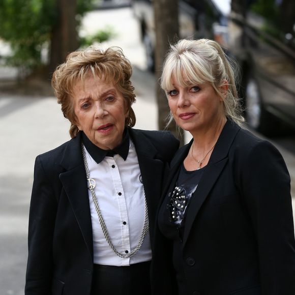 Marthe Mercadier a marqué des générations par son humour et son énergie.

Marthe Mercandier et sa fille Véronique Nery aux obsèques de Pierre Mondy en l'Église Saint Honoré d'Eylau à Paris. © AGENCE / BESTIMAGE