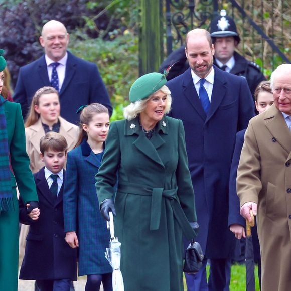 Catherine (Kate) Middleton, princesse de Galles, Le prince Louis de Galles, La princesse Charlotte de Galles, Le prince William, prince de Galles, Camilla Parker Bowles, reine consort d'Angleterre, Le roi Charles III d'Angleterre - La famille royale britannique se rend à la messe de Noël à Sandringham le 25 décembre 2024.

© Stephen Daniels / Alpha Press / Bestimage