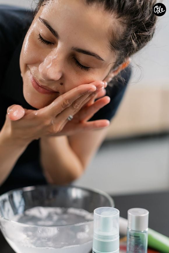Adoptez ce réflexe de 30 secondes sous la douche pour obtenir une peau nette et éclatante.