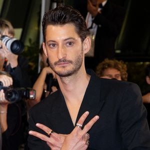 Pierre Niney - Descente des marches du film " Le comte de Monte-Cristo " lors du 77ème Festival International du Film de Cannes, au Palais des Festivals à Cannes. Le 22 mai 2024
© Olivier Borde / Bestimage