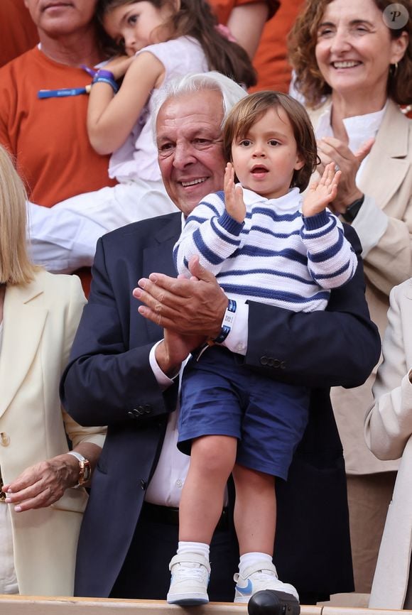 Sebastián Nadal, Rafael Junior - Hommage à Rafael Nadal lors des internationaux de France de tennis à Rolnd Garros le 25 mai 2025.

© Dominique Jacovides / Cyril Moreau / Bestimage