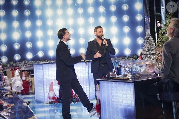 Exclusif - Yanns (Yannick Schweitzer,) et Cyril Hanouna sur le plateau de l'émission "Touche pas à mon poste" (TPMP) diffusée en direct sur C8 le 19 décembre 2024 

© Jack Tribeca / Bestimage