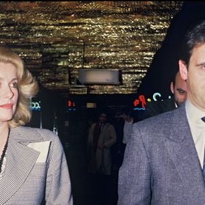Archives - Catherine Deneuve et Pierre Lescure lors de la première du film "Partir revenir" en 1985 @RINDOFF-PATERSON / BESTIMAGE