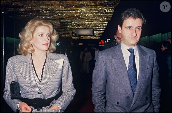Archives - Catherine Deneuve et Pierre Lescure lors de la première du film "Partir revenir" en 1985 @RINDOFF-PATERSON / BESTIMAGE