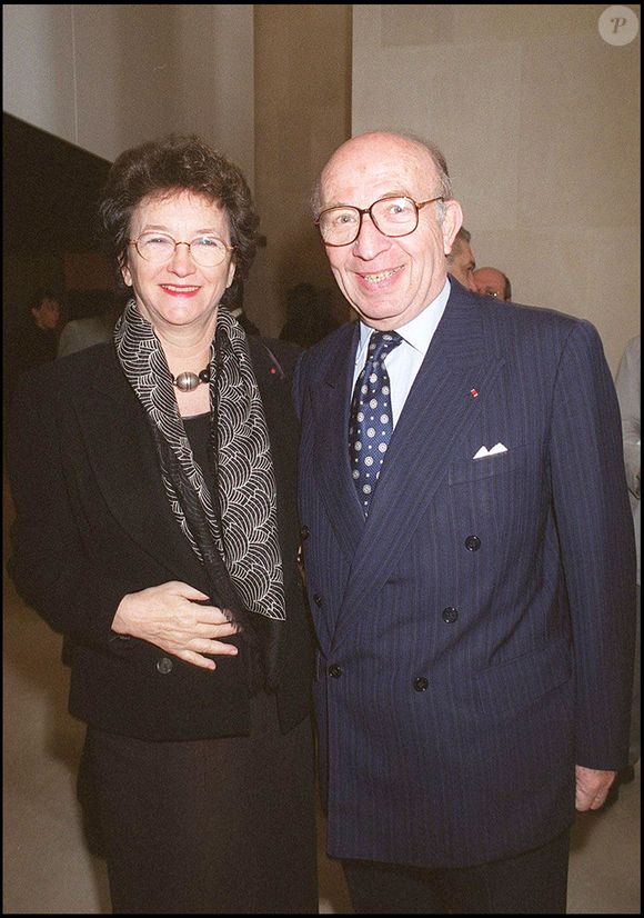 Françoise Cachin, historienne de l'art et conservatrice de musées très influente dans le milieu de la culture en France, est décédée dans la nuit du vendredi 4 au samedi 5 février 2011. Pierre Nora et Françoise Cachin étaient très proches.

Françoise Cachin et Jacques Friedmann - Inauguration de l'aile du musée du Louvre à Paris, le 13 avril 2000. BERTRAND RINDOFF PETROFF / BESTIMAGE