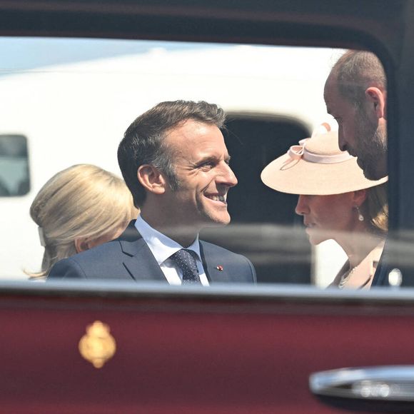 Le prince William, prince de Galles, et Catherine (Kate) Middleton, princesse de Galles, accueillent le couple présidentiel français le président Emmanuel Macron et sa femme la Première Dame Brigitte Macron à l'aéroport Station RAF de Northolt, à Ruislip, Royaume Uni, le 8 juillet 2025. À l'invitation de Leurs Majestés le roi et la reined'Angleterre, le président français et Madame la Première effectueront une visite d'État au Royaume-Uni du 8 au 10 juillet 2025. © Jeanne Accorsini/Pool/Bestimage