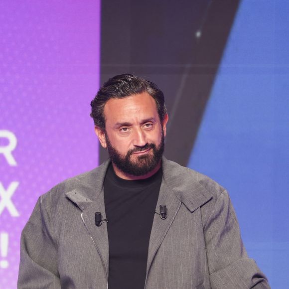 Exclusif - Cyril Hanouna, sur le plateau de l'émission Tout Beau, Tout N9uf (TBT9) présenté par C.Hanouna et diffusé en direct sur W9 le 15 avril 2026.

© Jack Tribeca / Bestimage
