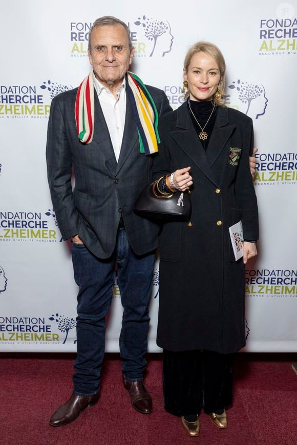 Jean-Charles de Castelbajac et sa femme Pauline de Drouas au photocall du concert du gala des 20 ans de la fondation Recherche Alzheimer "2 générations chantent pour la 3ème" à l'Olympia à Paris le 18 mars 2024.

© Cyril Moreau / Bestimage