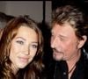 Elle a confié : "Des fois je lui parle et j’ai l’impression qu’il m’écoute plus que lorsqu’il était sur Terre. Je ressens une présence qui m’accompagne souvent"...

Laura Smet et Johnny Hallyday au vernissage de l'exposition « Images et mode » du photographe Patrick Demarchelier au Petit Palais.
