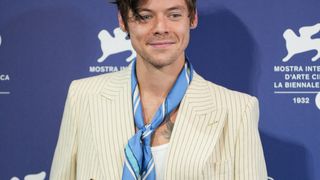 L'autre business d'Harry Styles : le chanteur s'est lancé dans la commercialisation de produits consacrés au plaisir, voici leurs prix !