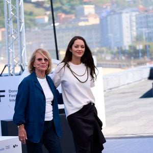 Nicole Garcia, Marion Cotillard - Photocall du film "7 h 40 ce matin-là" au 74ème Festival du Film de Saint-Sébastien (San Sebastian), le 24 septembre 2026. © Imago / PsnewZ / Bestimage
