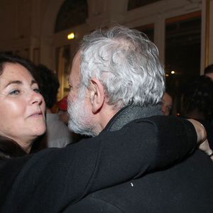 Cristiana Reali et Francis Huster avec, au milieu, leur fille Elisa- Cocktail au Théâtre du Gymnase à la suite de la Première soirée de la Pièce " En thérapie ". Paris, France, le 17 Janvier 2026.

© Bertrand Rindoff / Bestimage