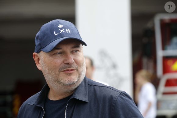 dès le 28 avril prochain. 

Exclusif - Sébastien Cauet - L'animateur radio de NRJ, Sébastien Cauet retourne à Marle (Aisne), sa ville natale, et inaugure la piscine municipale qui porte son nom le 11 juin 2022 © Claude Dubourg/Bestimage