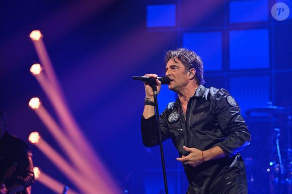 Le chanteur français David Hallyday sur scène pour son "Requiem Tour" au Dôme de Paris à Paris, France, le 12 novembre 2024. Photo par Christophe Meng/ABACAPRESS.COM