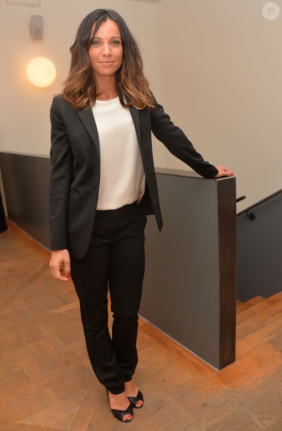 Elle a travaillé pour M6 ou encore France Télé 
Anne-Gaëlle Riccio - Conférence de presse de la grille de rentrée 2015/2016 des chaînes NRJ12, NRJ Hits et Chérie 25 à la Cour du Marais à Paris, le 27 août 2015.