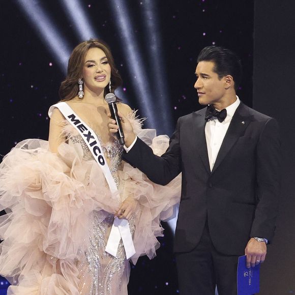 Miss Univers fait face à une grosse polémique

Miss Mexique Maria Fernanda Beltran est interviewée par l'acteur Mario Lopez lors du 73e concours Miss Univers qui s'est tenu à l'Arena de Mexico à Mexico, au Mexique. ©Eyepix Images/The Grosby Group/Agence / Bestimage