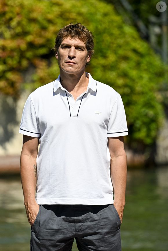 Cedric Jimenez - Les célébrités sur le ponton de l'hôtel Excelsior lors de la 82ème édition du festival international du film de Venise (La Mostra), Italie, le 6 septembre 2025. © SGP/Bestimage