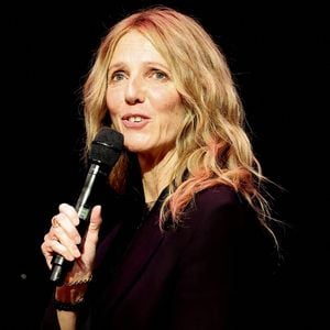 Sandrine Kiberlain a aimé plusieurs hommes
Sandrine Kiberlain pendant la cérémonie de remise du prix lumière à I.Huppert lors de la 16ème édition du Festival Lumière à l'Amphithéâtre - Centre de Congrès à Lyon, France. © Dominique Jacovides/Bestimage