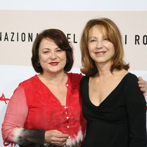 L'actrice et réalisatrice Josiane Balasko pose lors d'un photocall de "Cliente" dans le cadre du 3ème 'Festival du Film de Rome' à Rome, Italie, le 25 octobre 2008. Photo par Denis Guignebourg/ABACAPRESS.COM