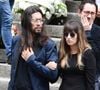 Elle a également pris le soin de dissimuler le visage de son bébé aux internautes

Lucien Gainsbourg (Lulu) et sa compagne - Sorties des obsèques de Jane Birkin en l'église Saint-Roch à Paris. Le 24 juillet 2023
© Jacovides-KD Niko / Bestimage