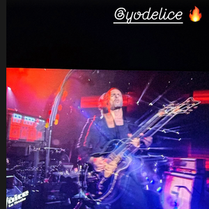 Isabelle Ithurburu a publié une photo de son compagne Maxim Nucci (Yodelice) sur Instagram. Il était présent sur le plateau de "The Voice" pour la finale.
