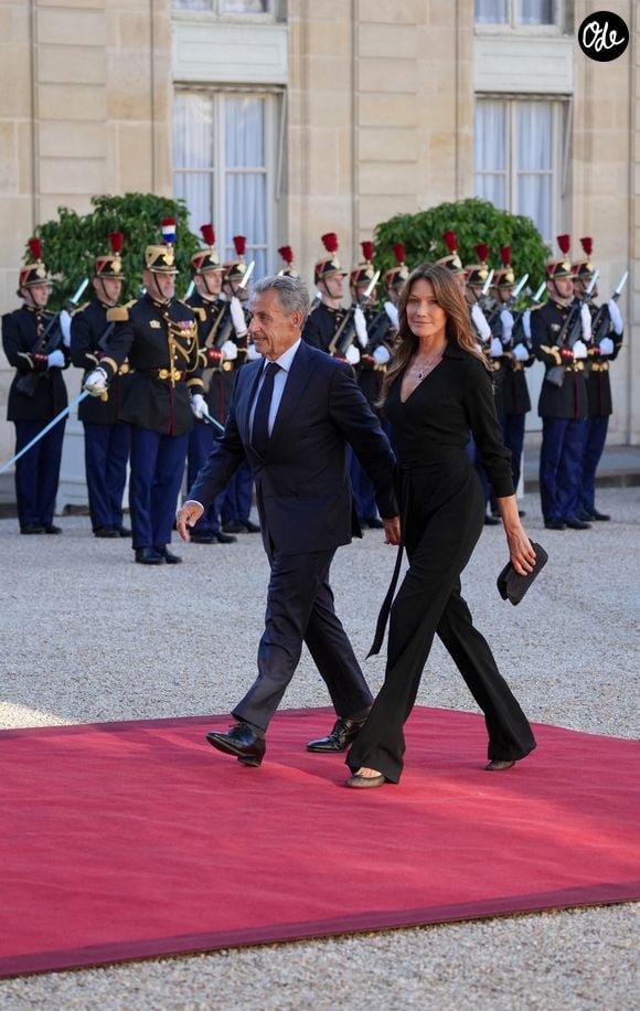 Nicolas Sarkozy, Carla Bruni-Sarkozy - - Le couple présidentiel français accueille le président du Rwanda et sa femme au palais de l'Elysée à Paris pour un dîner d'état le 2 juin 2026.

© Anne-Sophie Guebey / Bestimage