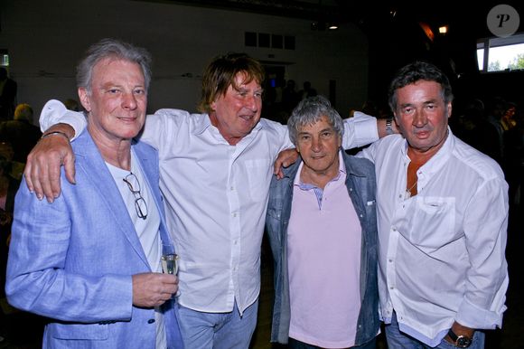 Archives - Herbert Léonard, Georges Chelon, Bernard Sauvat et Pascal Danel - Léo Marjane fête ses 100 ans, en compagnie de ses amis, à la salle des fêtes de Barbizon , le 31 août 2012.
