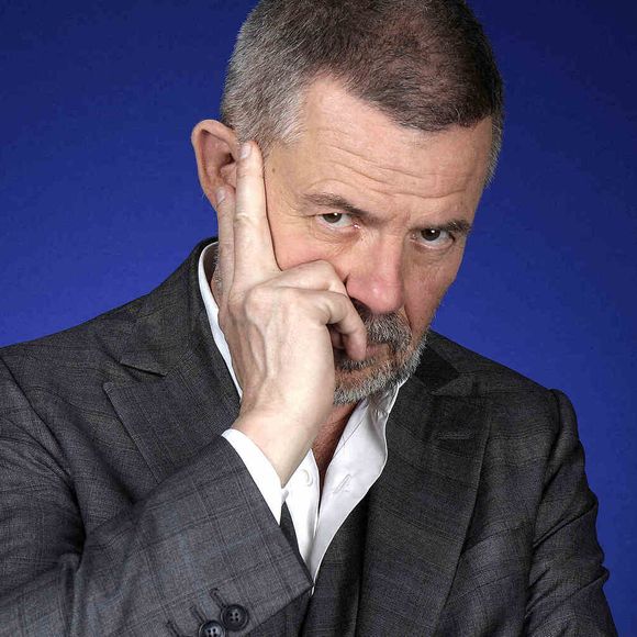 Eric Naulleau lors d'une séance photo à Paris, France, le 27 septembre 2022. Photo par Vim/ABACAPRESS.COM