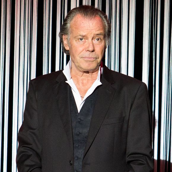 Michel Leeb se produit dans son one-man-show « Michel Leeb - 40 ans » au Casino de Paris, le 14 décembre 2017. Photo de Nasser Berzane/ABACAPRESS.COM