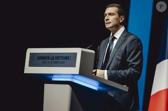 Jordan Bardella, président du Rassemblement National lors du Meeting du RN (Rassemblement National) au Palais Nikaia à Nice le 6 octobre 2024. / © Fred Dides/Panoramic/Bestimage