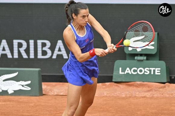 La Française Caroline Garcia battue par l'Américaine B.Pera (6-4, 6-4) lors des Internationaux de France de Tennis de Roland Garros 2025, le 26 mai 2025. 
© Chryslene Caillaud / PsnewZ / Bestimage