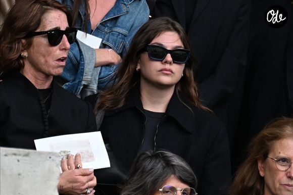 Louane Emera aux obsèques de Mathilde Favier en l'église Saint-Sulpice à Paris, le 31 août 2026. 

Agence / Bestimage