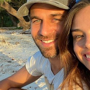 Elle est notamment rentrée "précipitamment" en métropole "et reprend tout à zéro, sa thèse et sa vie". 

Marine Lorphelin séparée de son fiancé Christophe