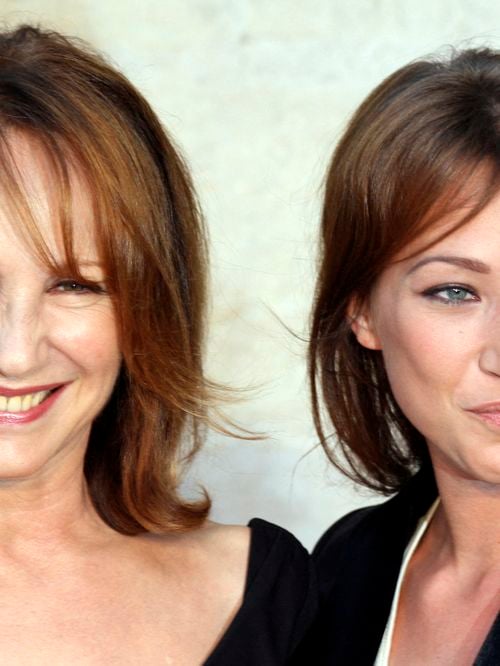 Près de deux mois après le départ de sa mère Nathalie Baye, Laura Smet prépare un projet inédit pour faire vivre son souvenir