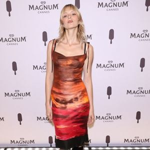 Angèle - Photocall de la soirée "House of the Magnum" lors du 79ème Festival International du Film de Cannes, le 14 mai 2026. © Denis Guignebourg/Bestimage